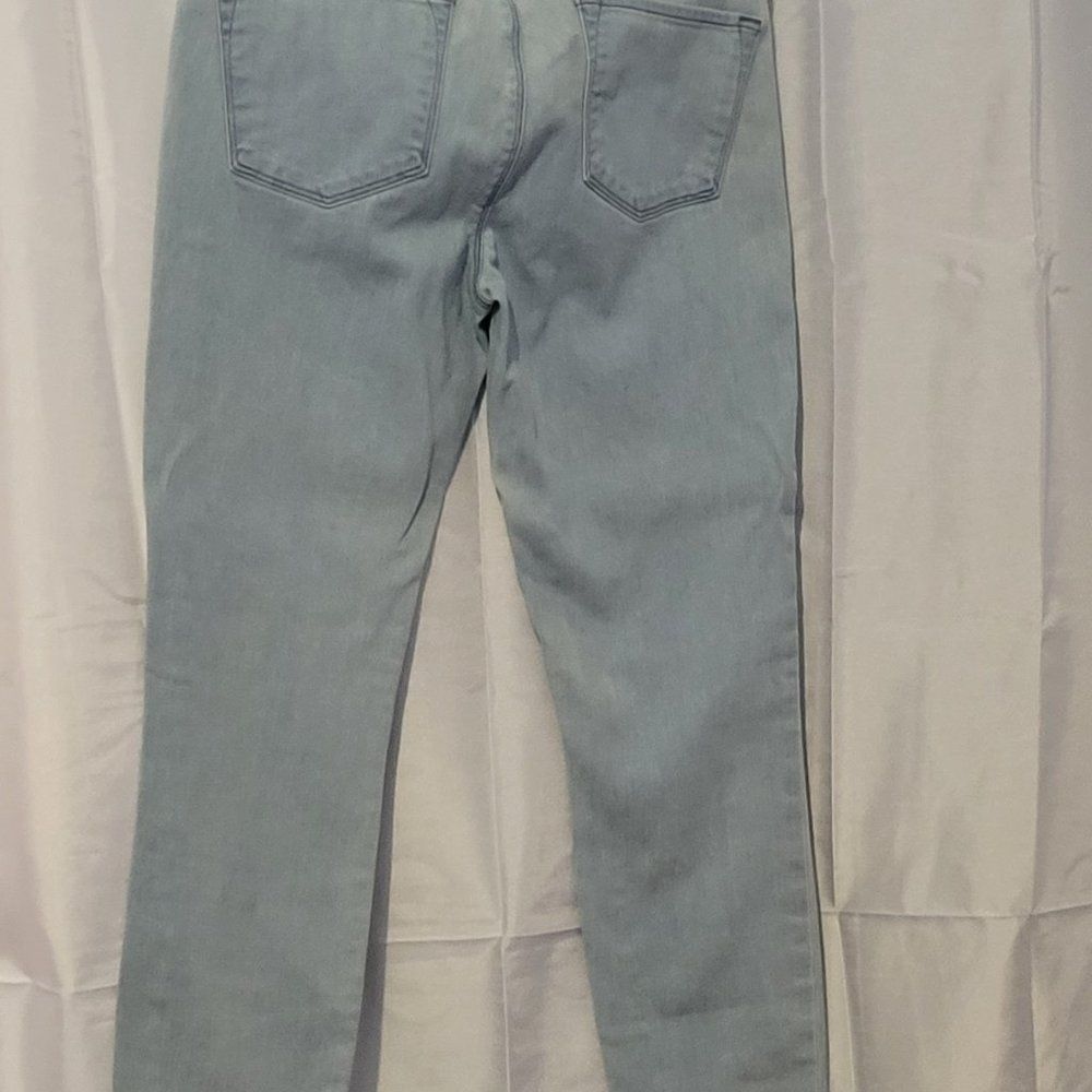 J BRAND LIGHT BLUE JEANS SLIGHT STRETCH STRAIGHT LEGS HIGH WAIST